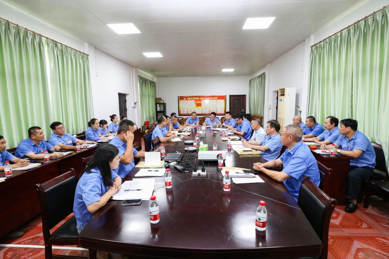 尊龙凯时召开第四届职工代表大会第一次聚会65.jpg